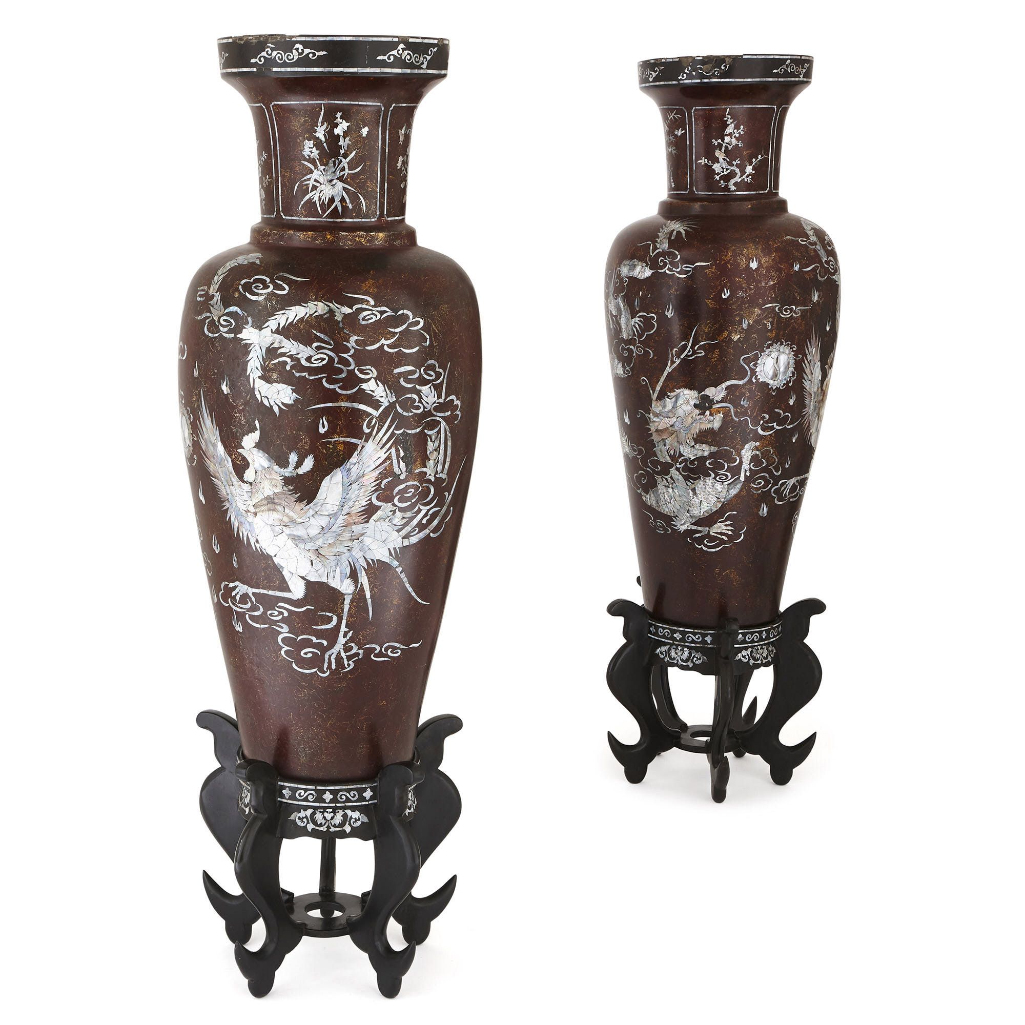 Signed. Round Chinese Wooden vase with lacquered  inlays