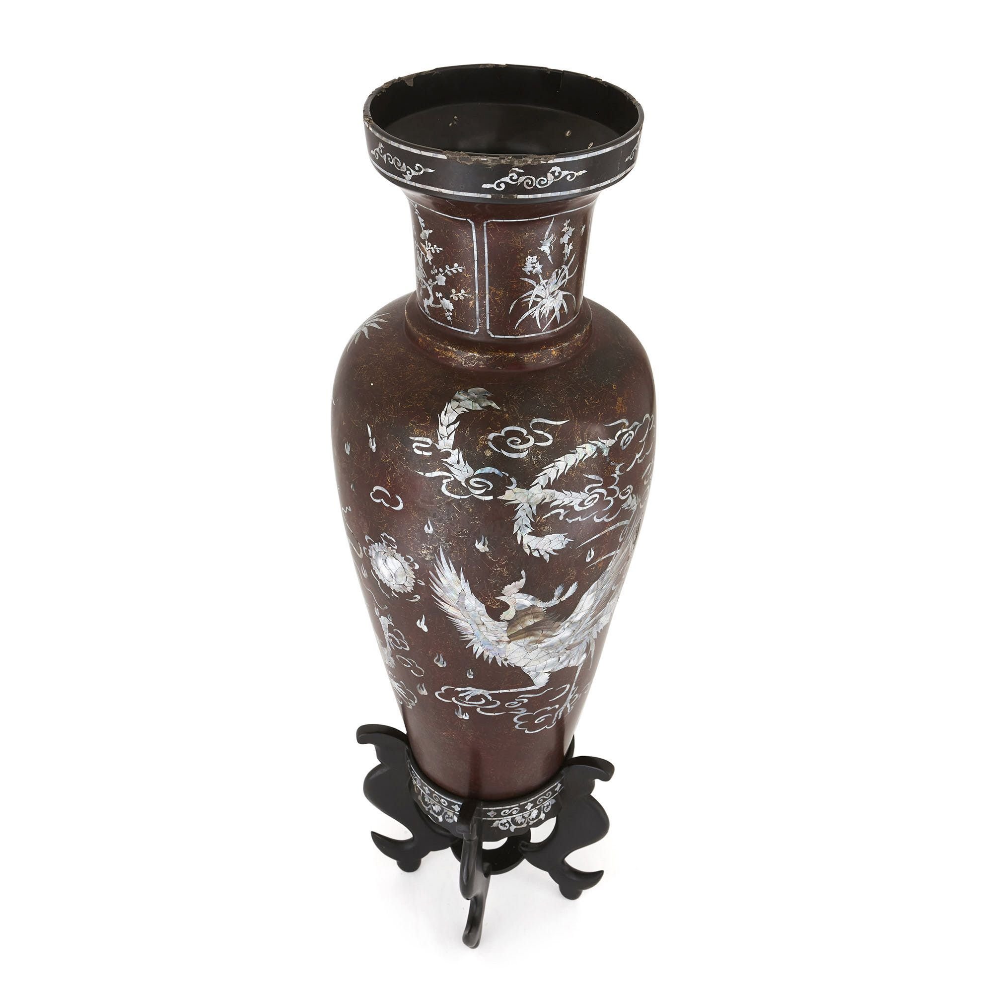 Signed. Round Chinese Wooden vase with lacquered  inlays