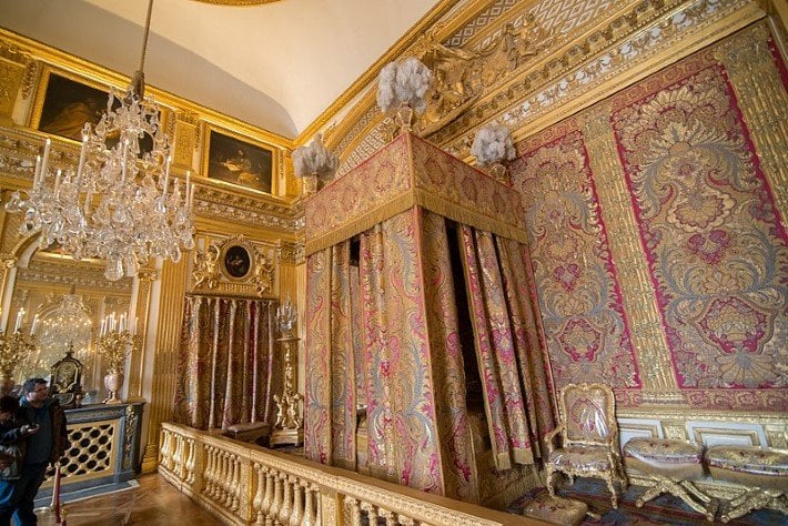 king louis xiv bedchamber chateau of versailles