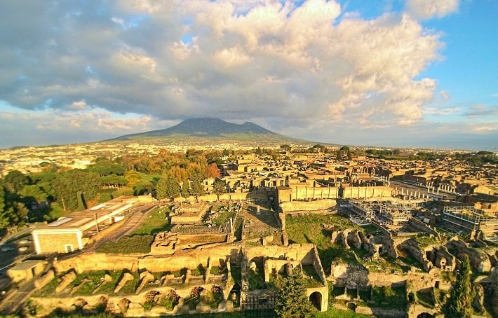 neoclassicism pompeii ruins archaeology