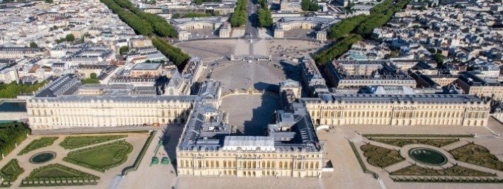 rear view of the chataeu de versailles in paris